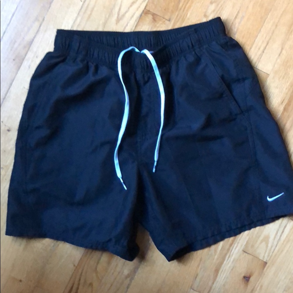 NiKE men’s swimsuit. Size M. Black.